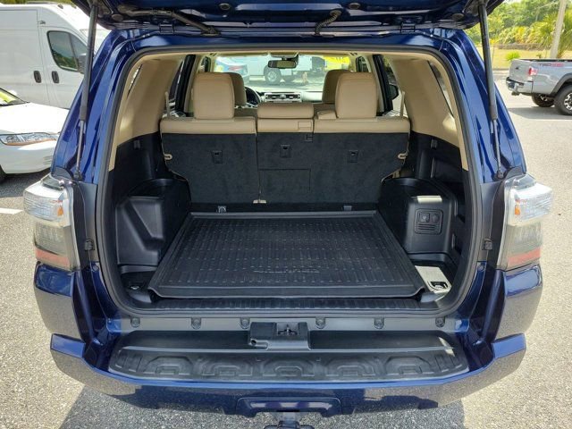 Used 2020 Toyota 4Runner SR5 Premium w/ Moonroof Package RWD image 19