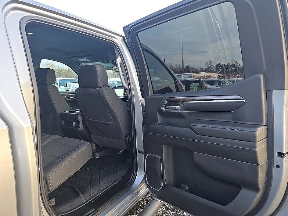 Used 2023 Chevrolet Silverado 1500 RST w/ Redline Edition image 33