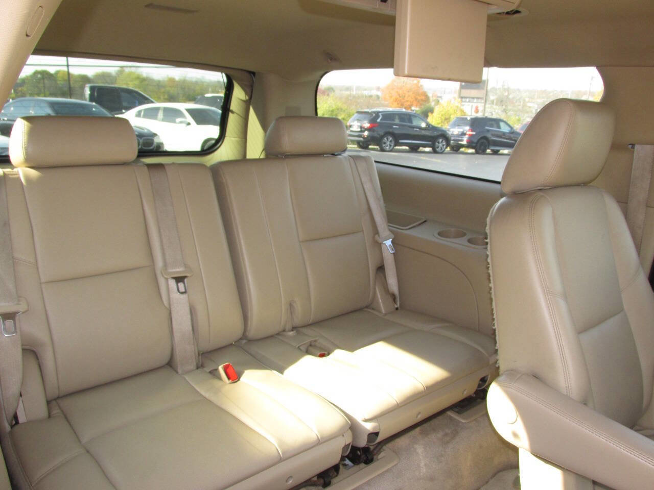 Used 2012 Chevrolet Suburban LTZ AWD/4WD image 22
