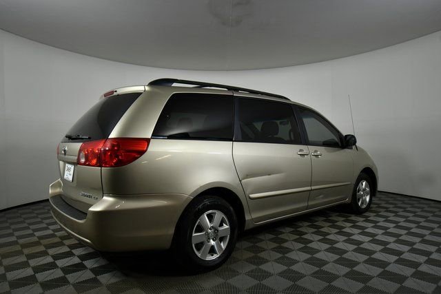 Used 2008 Toyota Sienna FWD image 11