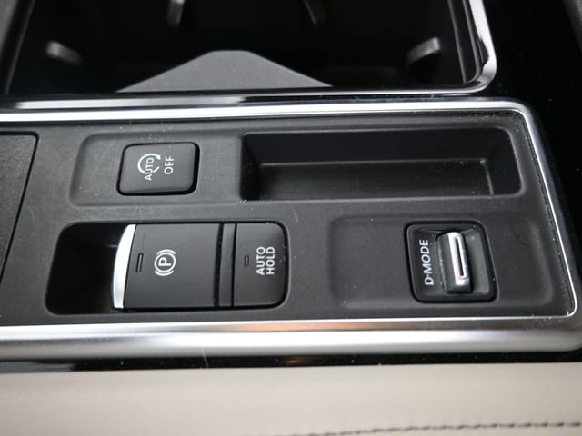 Used 2025 Nissan Pathfinder SL FWD image 13