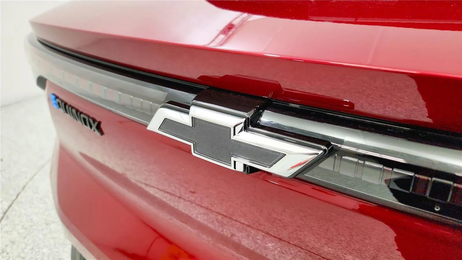 New 2026 Chevrolet Equinox EV LT w/ Midnight Package image 16