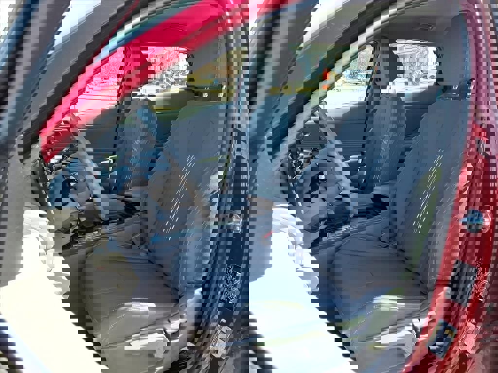 Certified 2025 Hyundai Elantra Sport image 3