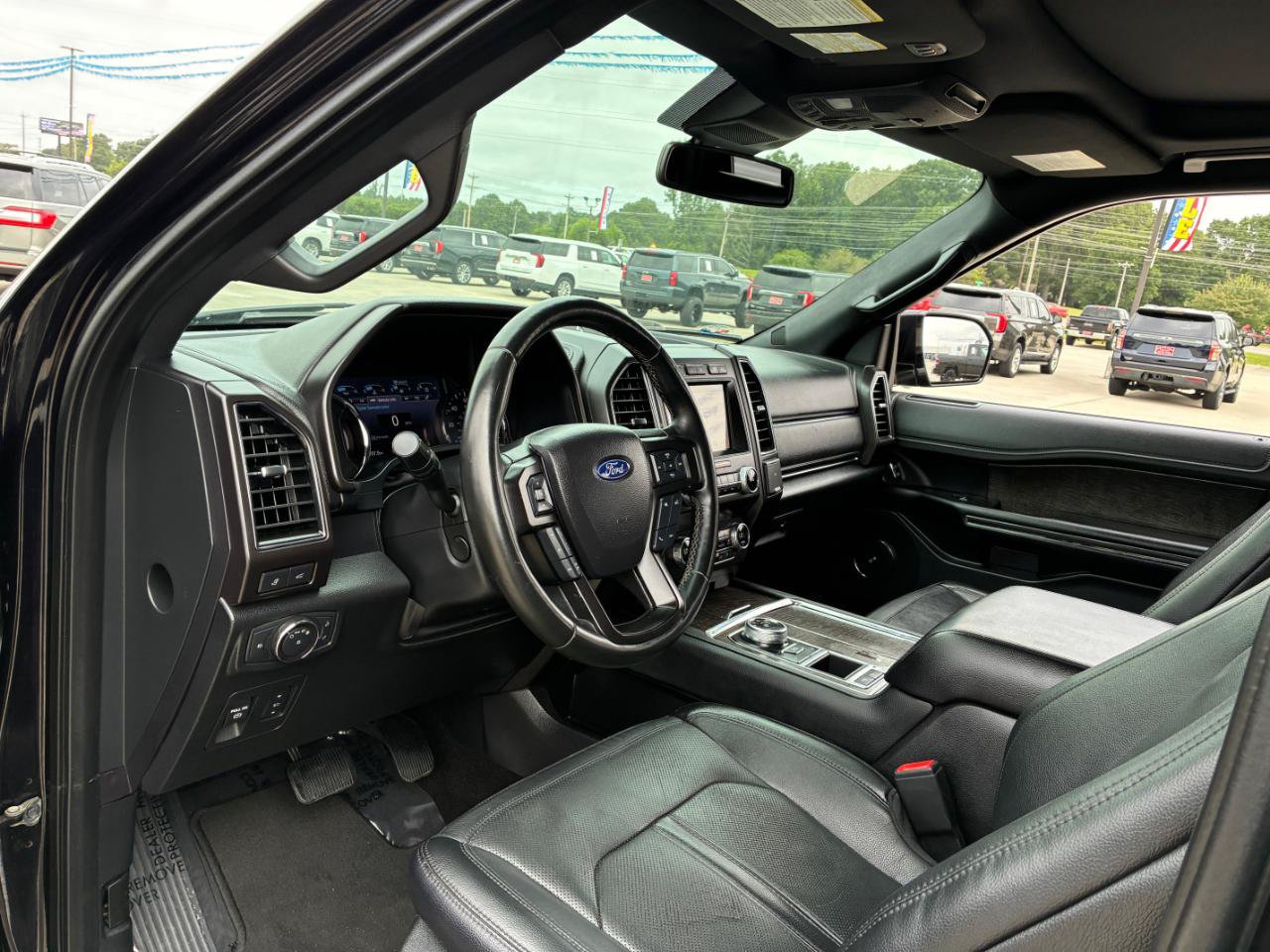 Used 2019 Ford Expedition Limited w/ Special Edition Package RWD image 15