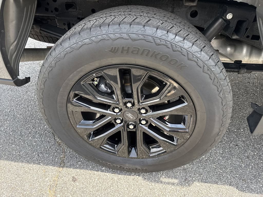 Used 2025 Ford F150 Lariat w/ Equipment Group 501A Mid AWD/4WD image 17