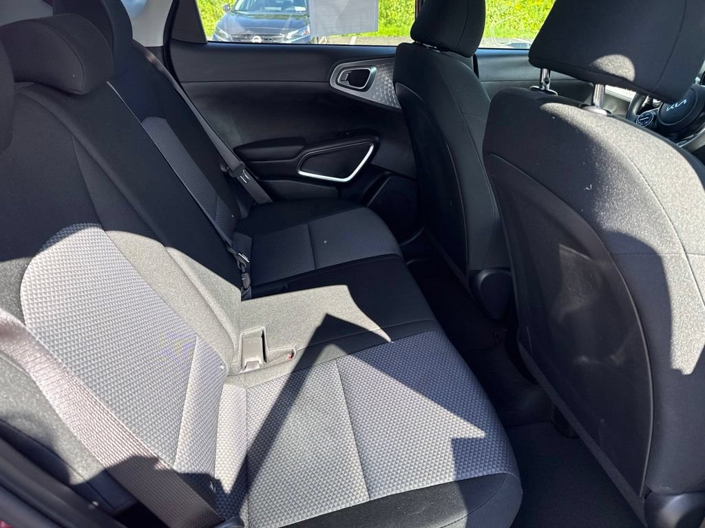 Used 2023 Kia Soul LX FWD image 18