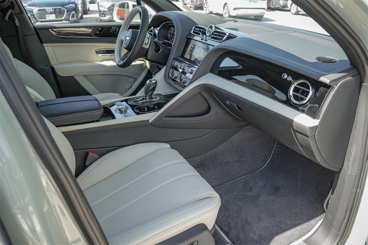 New 2025 Bentley Bentayga Extended Wheelbase image 35