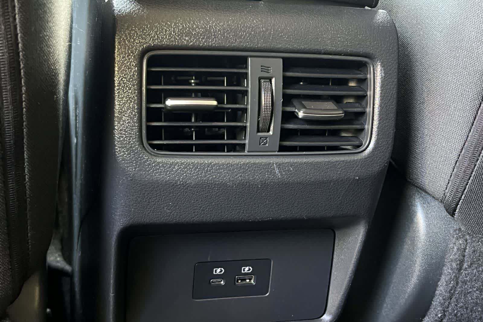 Used 2021 Nissan Rogue SV FWD image 15