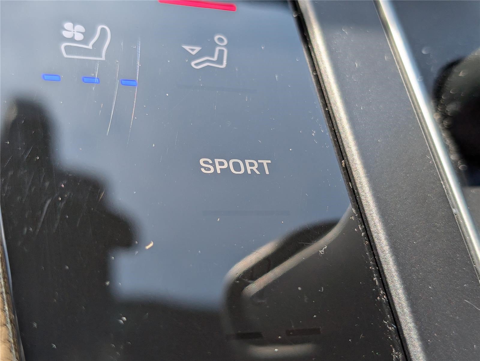 Used 2024 Porsche Macan AWD/4WD image 27