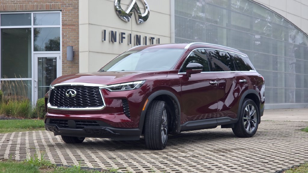 Used 2023 INFINITI QX60 Luxe w/ Cargo Package AWD/4WD image 6