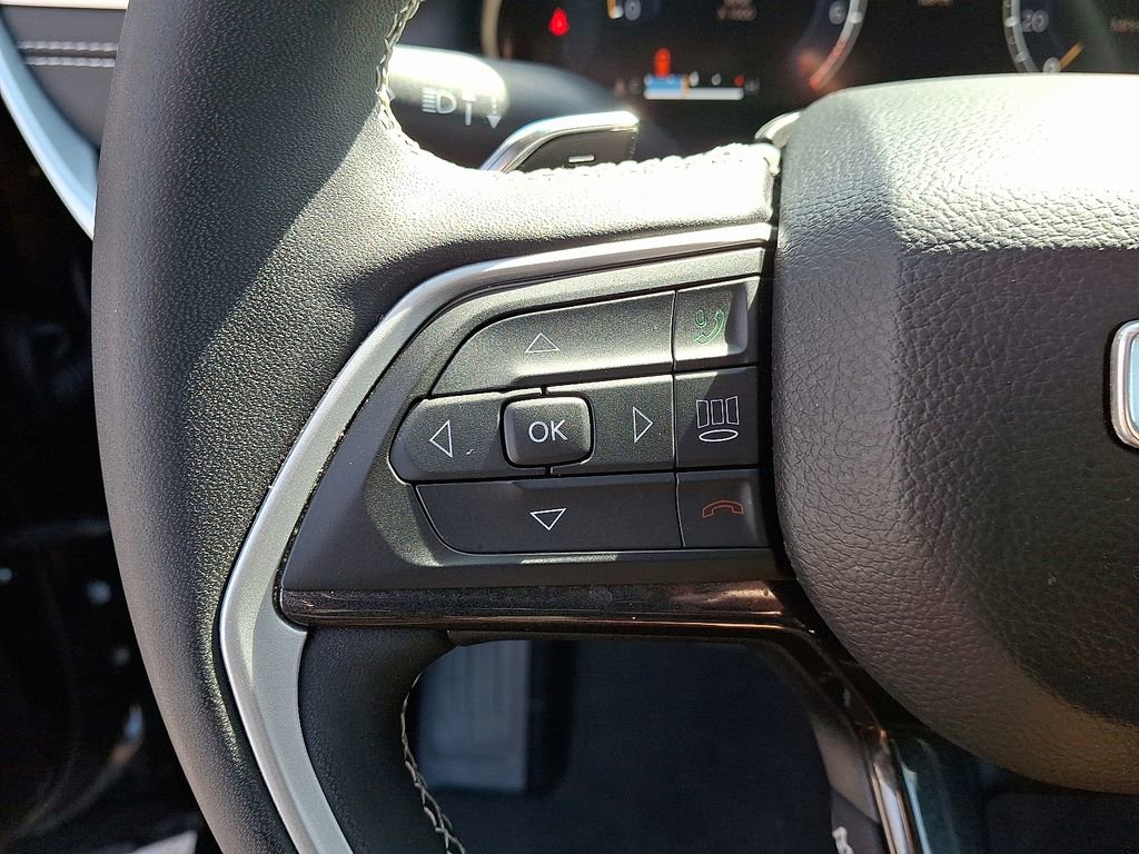 Used 2023 Jeep Grand Cherokee Laredo image 20