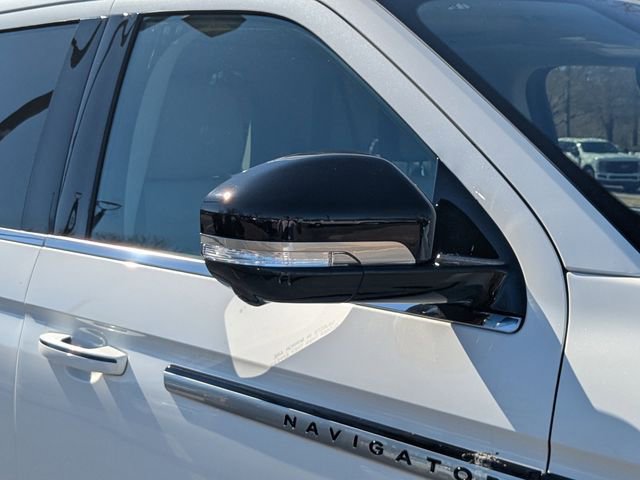 Used 2025 Lincoln Navigator L Reserve AWD/4WD image 14
