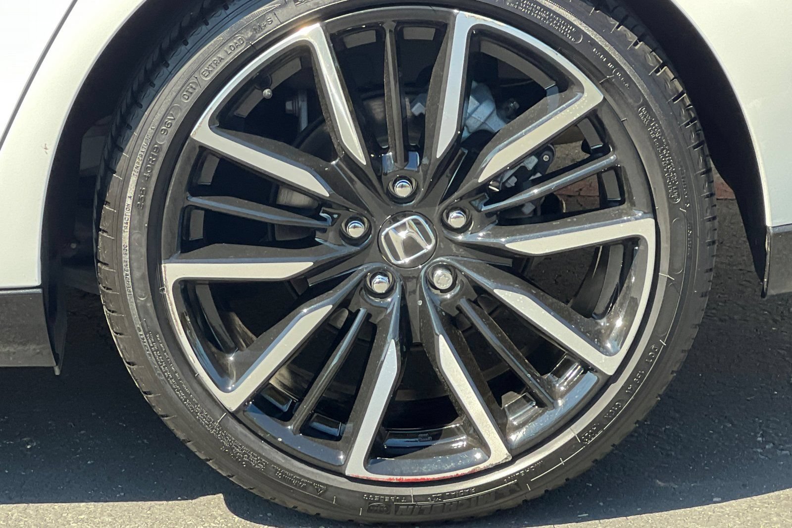 Certified 2023 Honda Accord Touring image 30