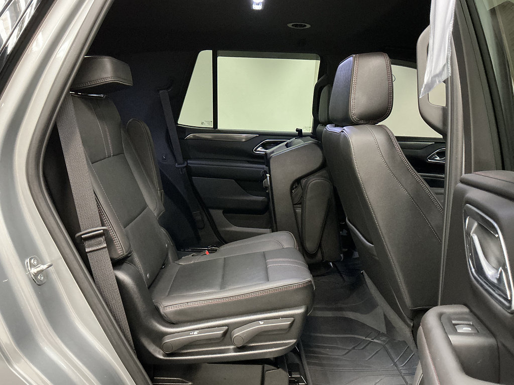 Used 2024 Chevrolet Tahoe RST w/ RST Performance Edition AWD/4WD image 29