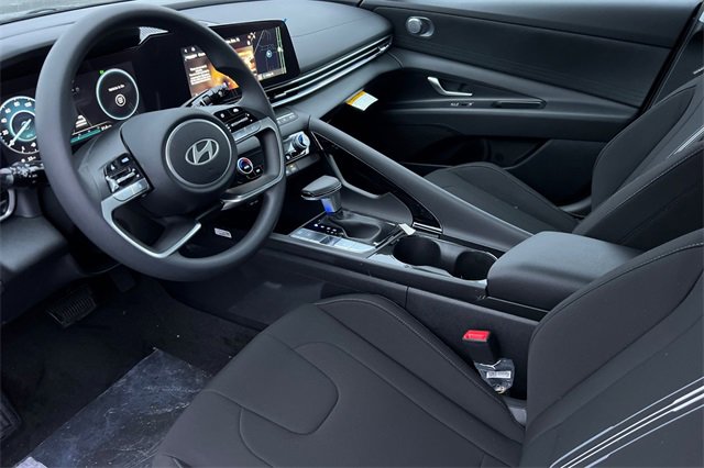 New 2024 Hyundai Elantra Blue image 10