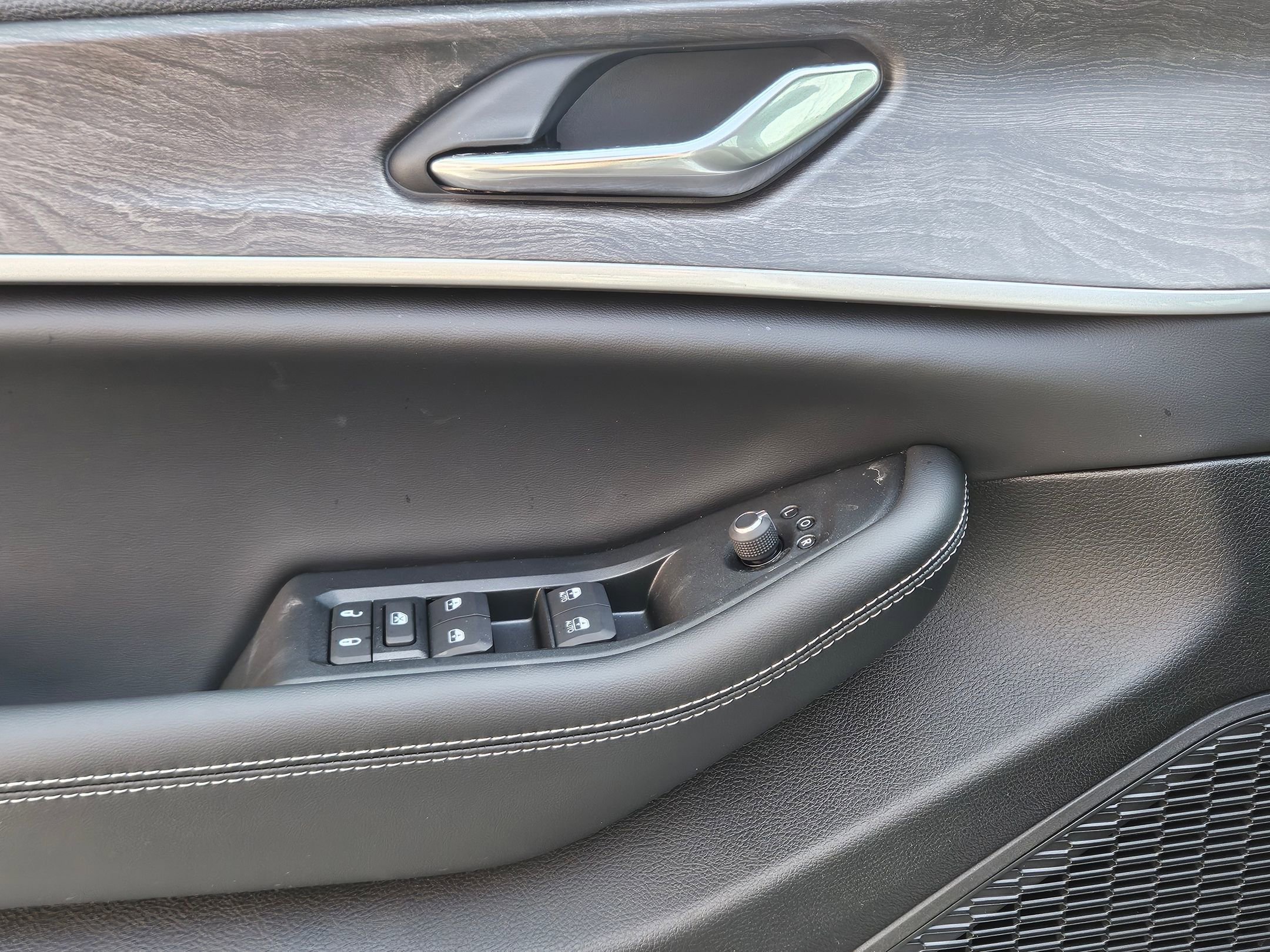 New 2026 Jeep Grand Cherokee Altitude AWD/4WD image 17