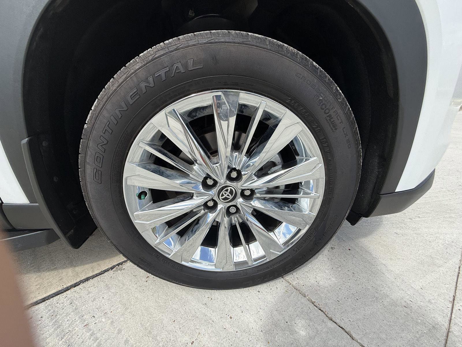 Used 2025 Toyota Grand Highlander AWD image 21