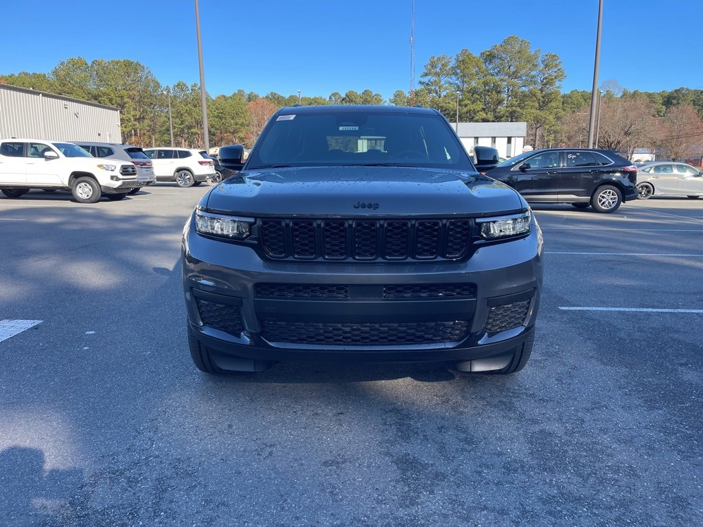 New 2025 Jeep Grand Cherokee L Altitude image 3