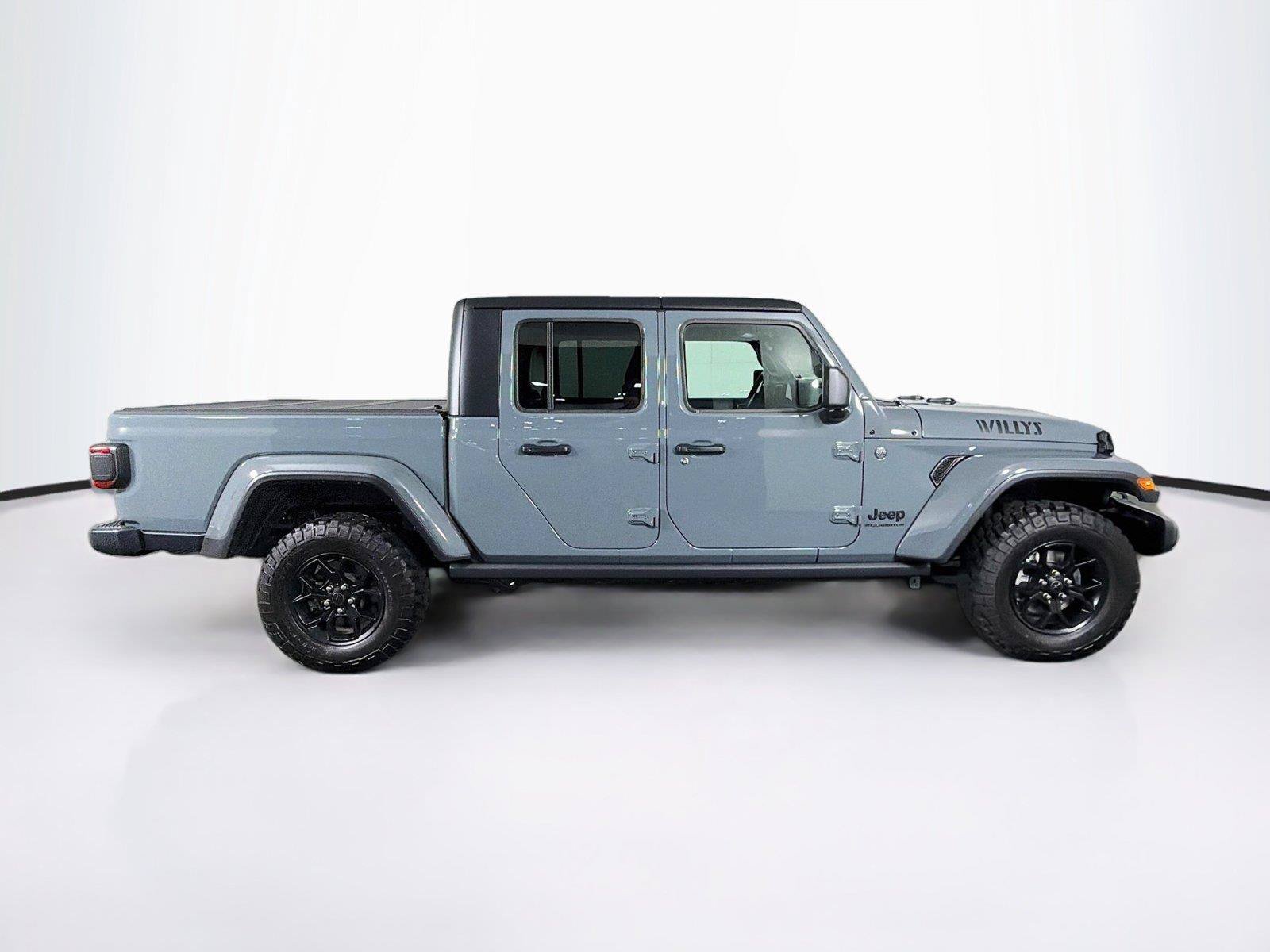 Used 2025 Jeep Gladiator Sport AWD/4WD image 12
