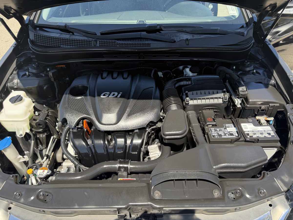 Used 2014 Hyundai Sonata Limited w/ Technology Package 05 FWD image 18