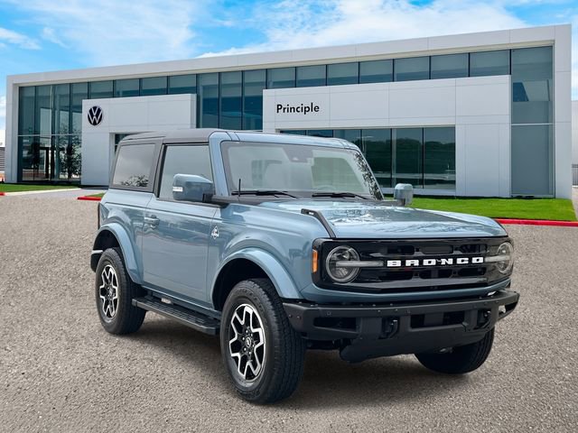 Used 2022 Ford Bronco Outer Banks image 2