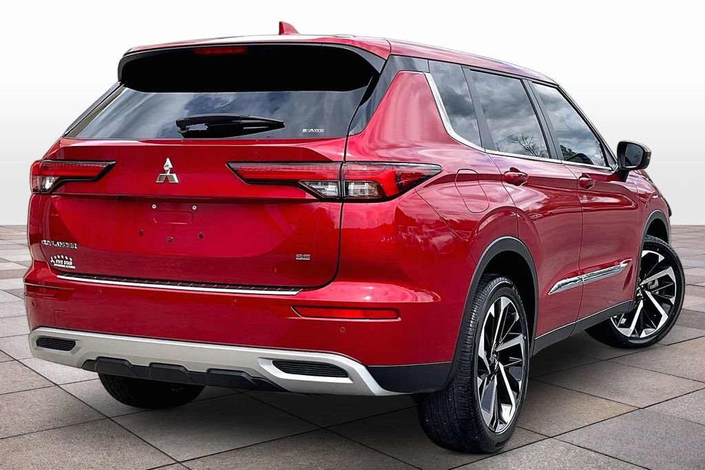 Used 2023 Mitsubishi Outlander SE AWD/4WD image 12