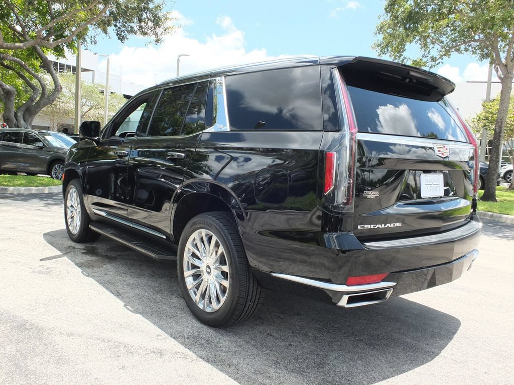 Used 2024 Cadillac Escalade Premium Luxury AWD/4WD image 13