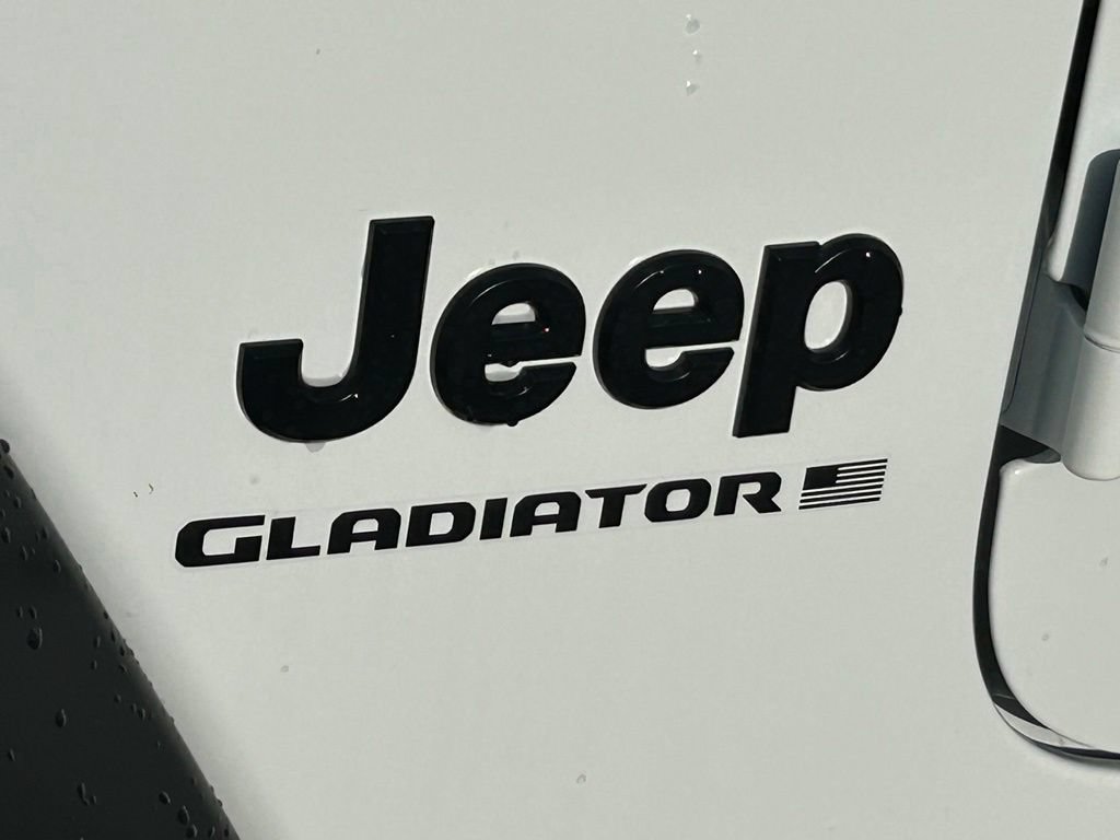 Used 2026 Jeep Gladiator Sport AWD/4WD image 16