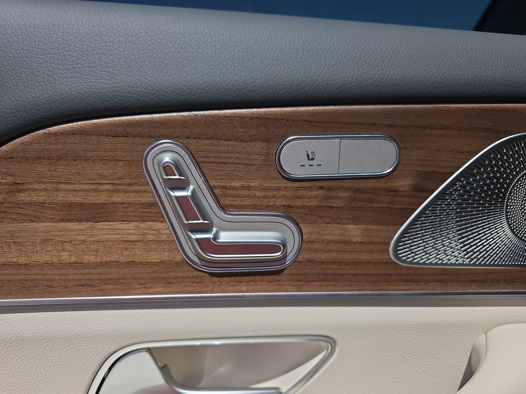 New 2026 Mercedes-Benz GLS 450 4MATIC image 13