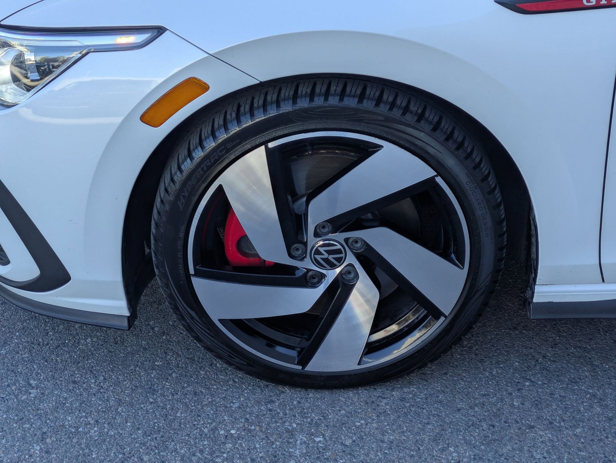 Used 2022 Volkswagen GTI SE FWD image 11