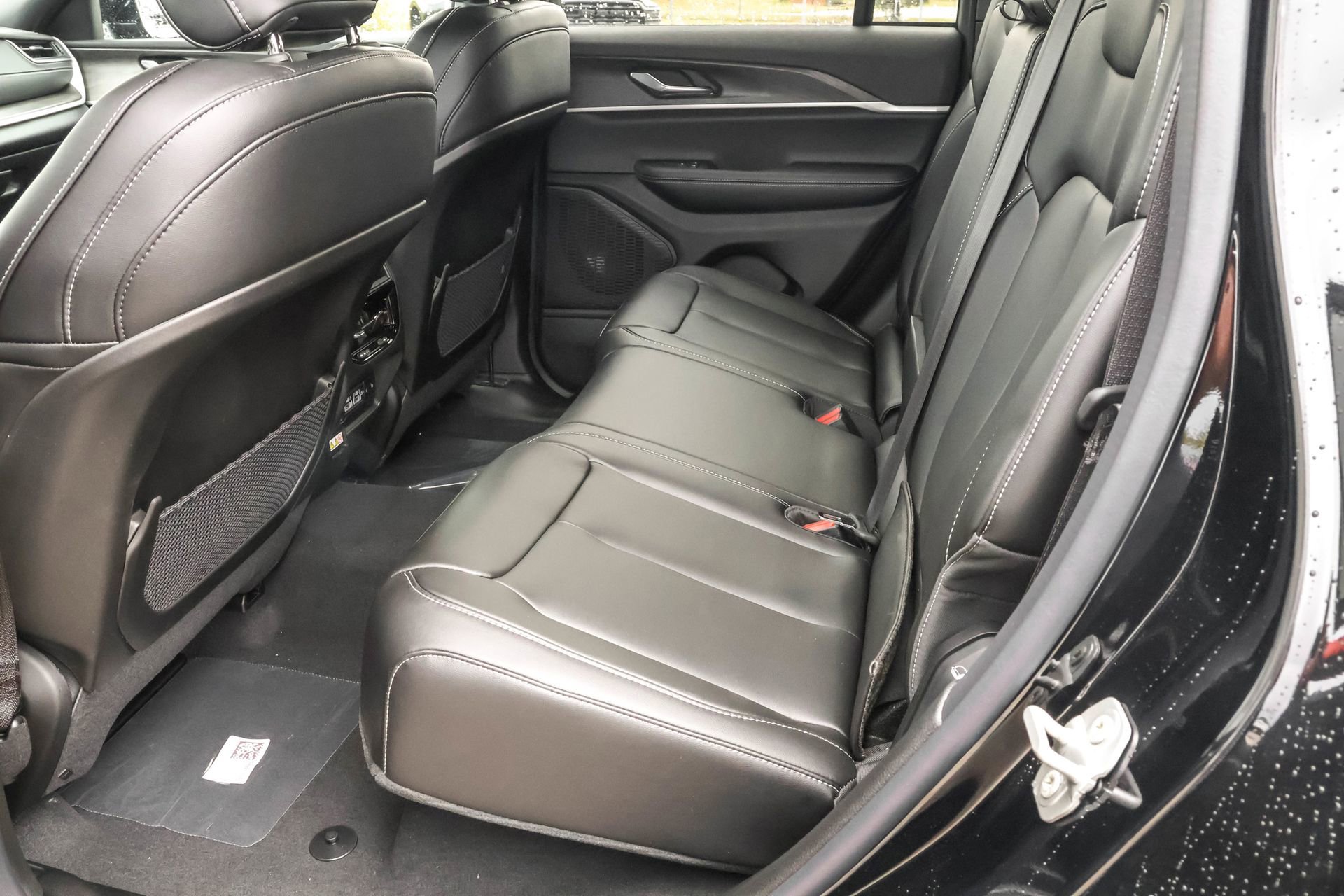 New 2025 Jeep Grand Cherokee Limited image 11