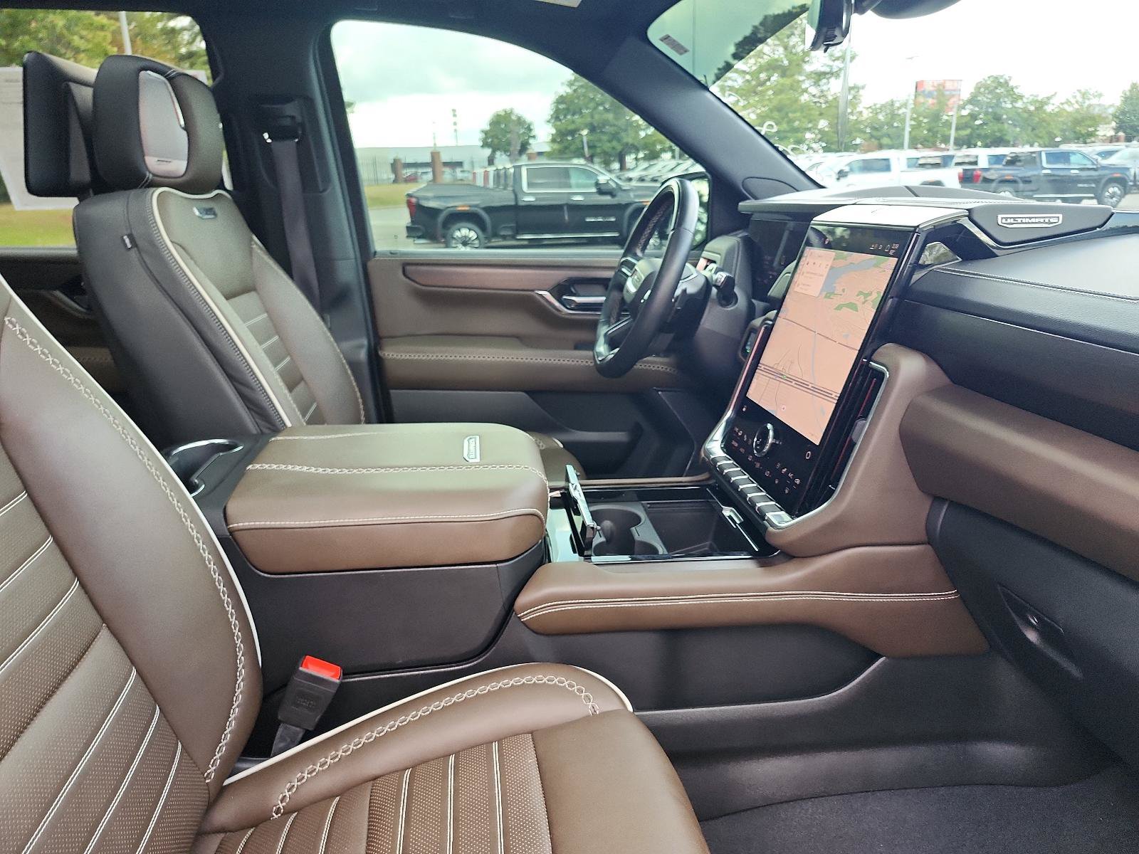 Certified 2025 GMC Yukon Denali Ultimate AWD/4WD image 9