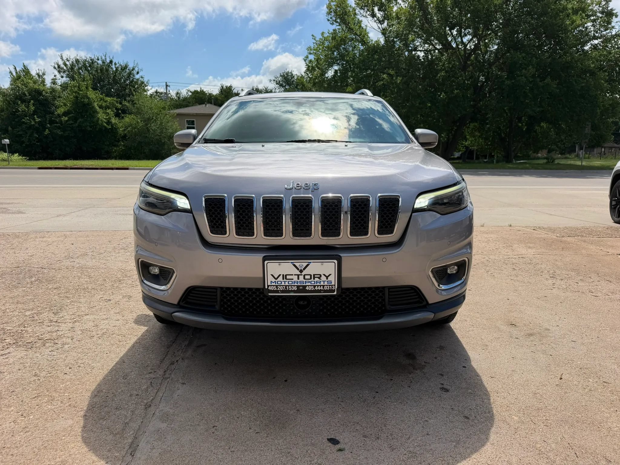 Used 2019 Jeep Cherokee Limited w/ Luxury Group AWD/4WD image 7