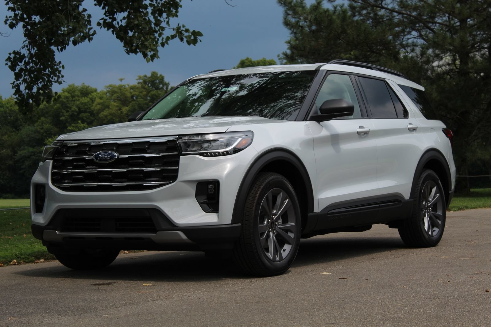 New 2026 Ford Explorer Active w/ Active Comfort Package AWD/4WD image 3