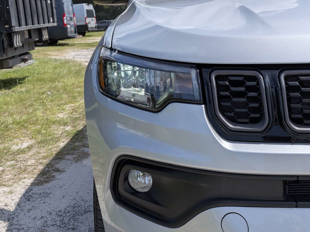 New 2026 Jeep Compass Latitude AWD/4WD image 10