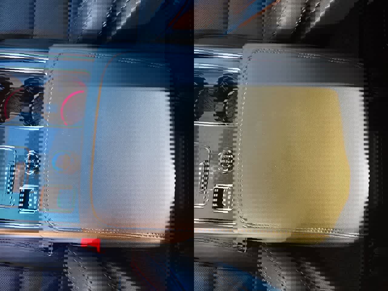 Used 2024 Lincoln Aviator Reserve w/ Equipment Group 201A RWD image 20