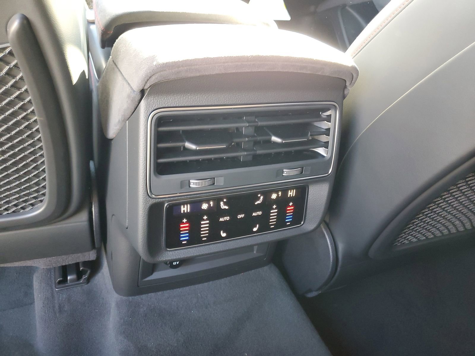 New 2026 Audi RS Q8 performance image 12