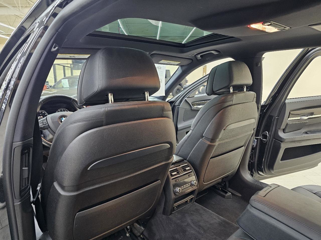 Used 2015 BMW 740Li image 26