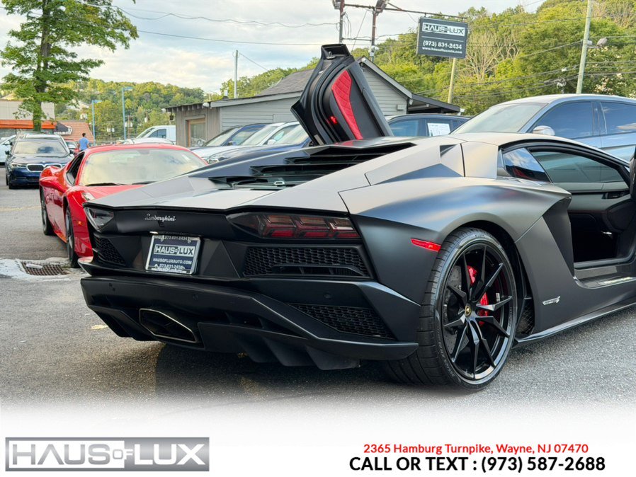 Used 2018 Lamborghini Aventador S AWD/4WD image 8
