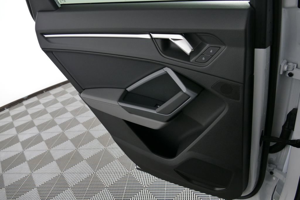 Used 2025 Audi Q3 2.0T Premium image 6