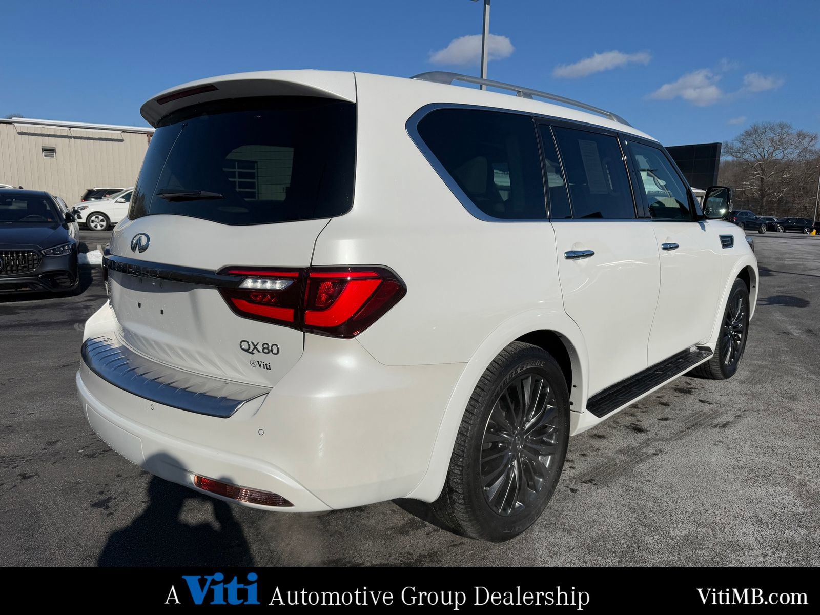 Used 2023 INFINITI QX80 Premium Select w/ Cargo Package image 8