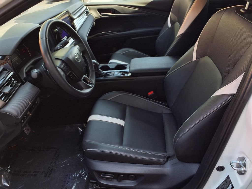 Certified 2025 Toyota Camry SE w/ Convenience Package image 18
