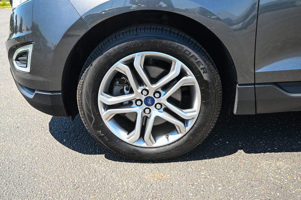 Used 2018 Ford Edge Titanium AWD/4WD image 12