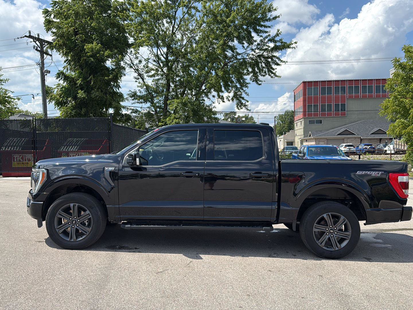 Used 2023 Ford F150 Lariat w/ Equipment Group 502A High AWD/4WD image 6