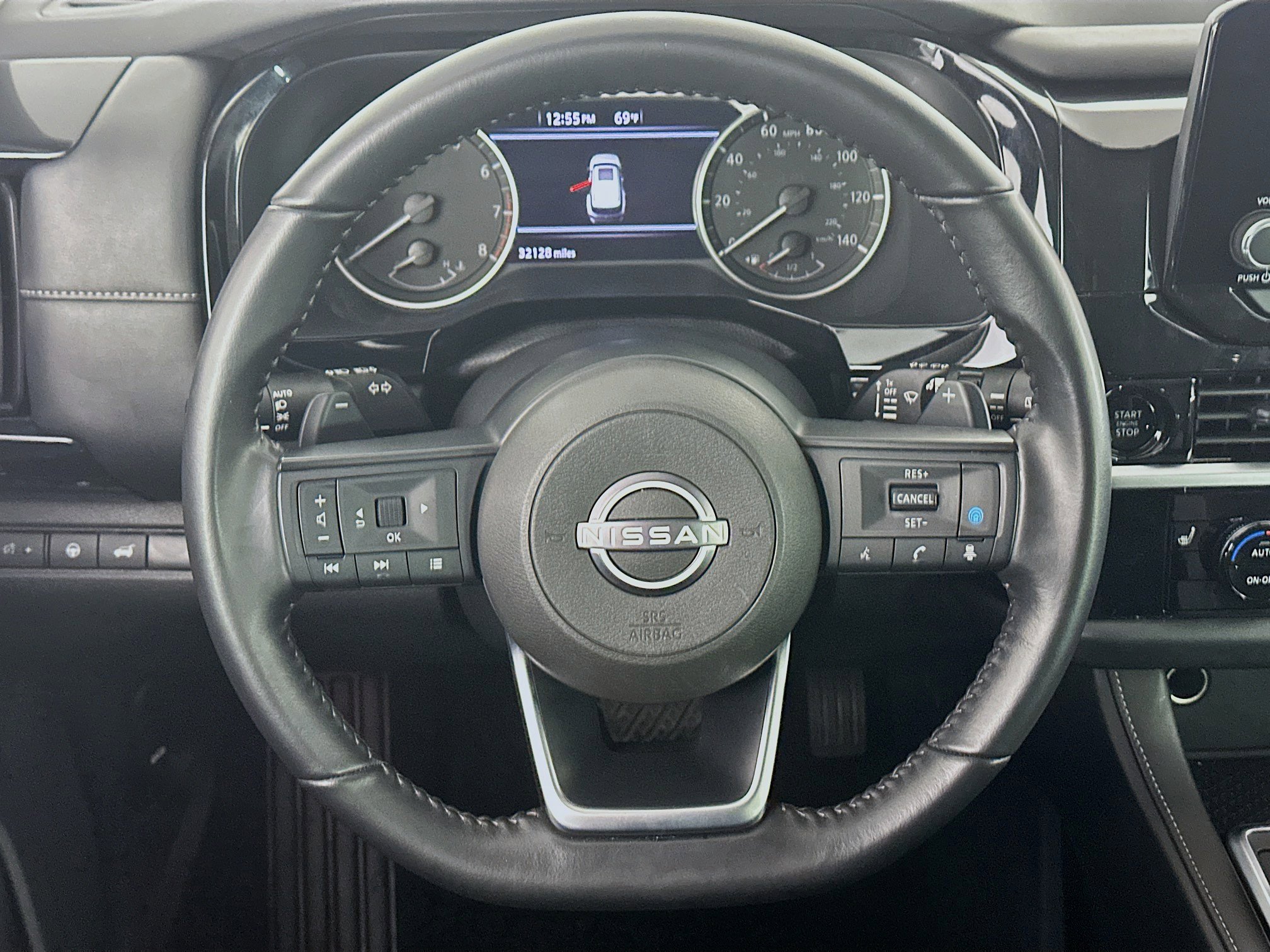 Used 2025 Nissan Pathfinder SV image 18