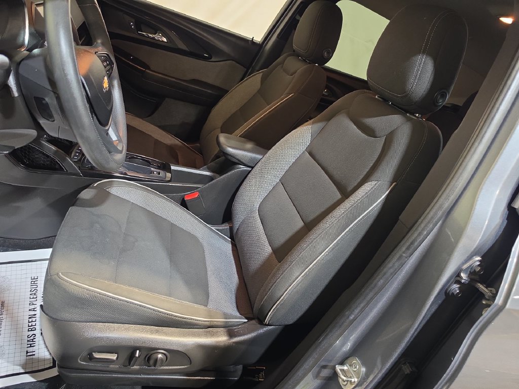 Used 2022 Chevrolet TrailBlazer LT AWD/4WD image 13