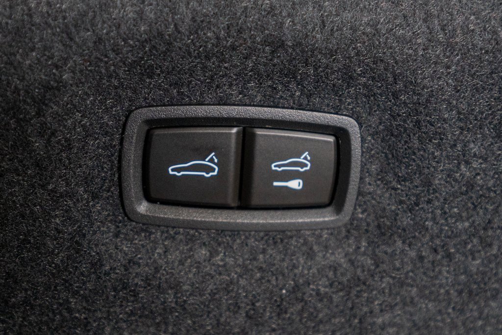 New 2025 Porsche Taycan image 46