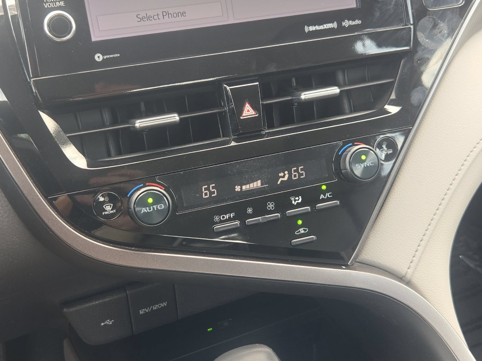 Used 2024 Toyota Camry XSE FWD image 17