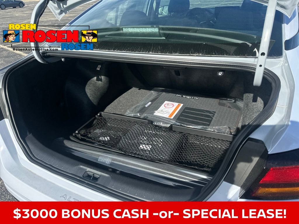 New 2025 Nissan Altima 2.5 SR w/ SR Premium Package image 35