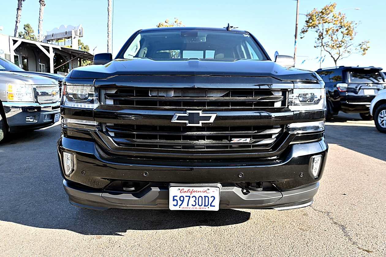 Used 2017 Chevrolet Silverado 1500 LTZ Z71 w/ LTZ Plus Package AWD/4WD image 2